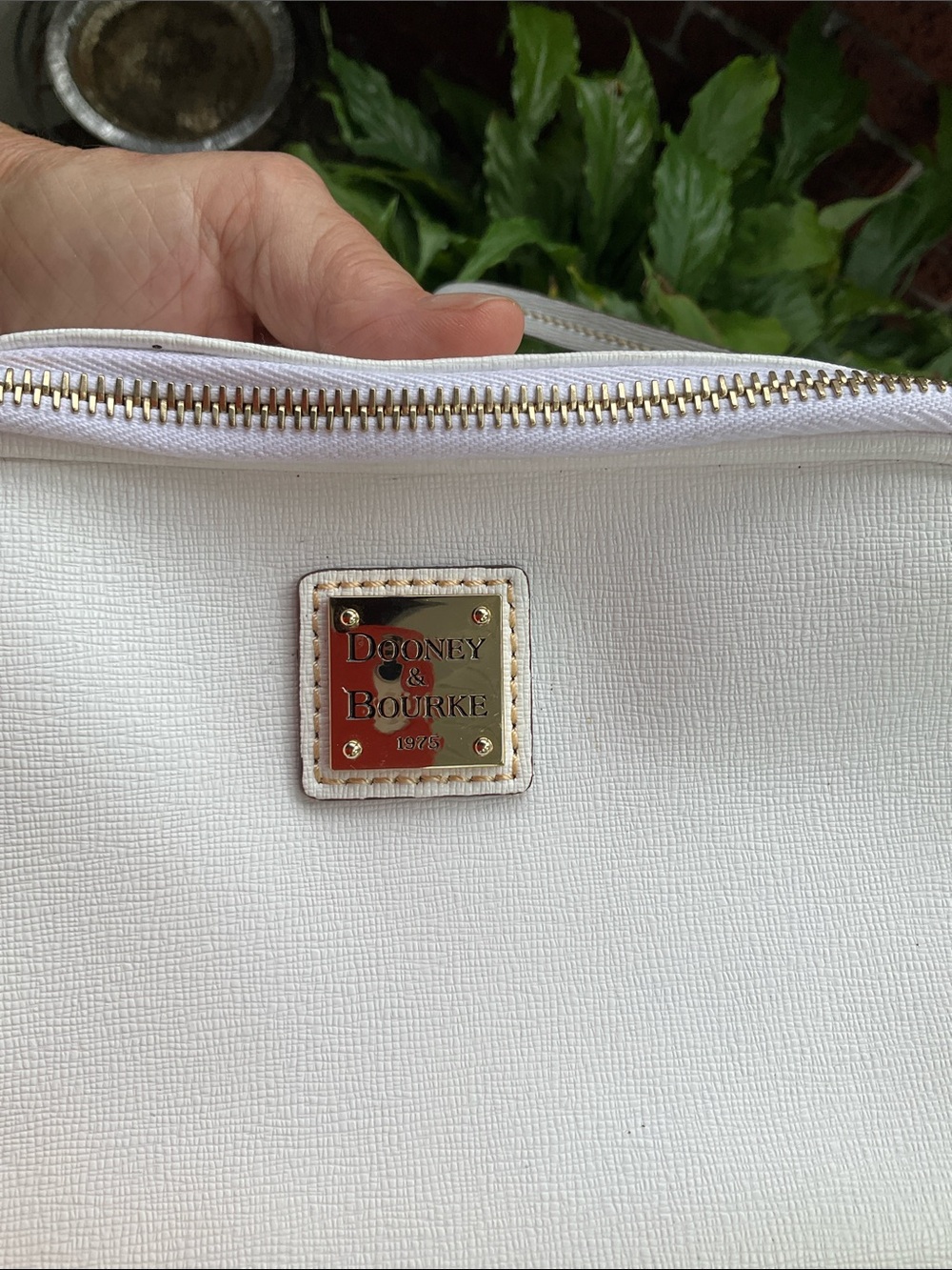 Dooney & Bourke small white purse - Picture 11 of 11